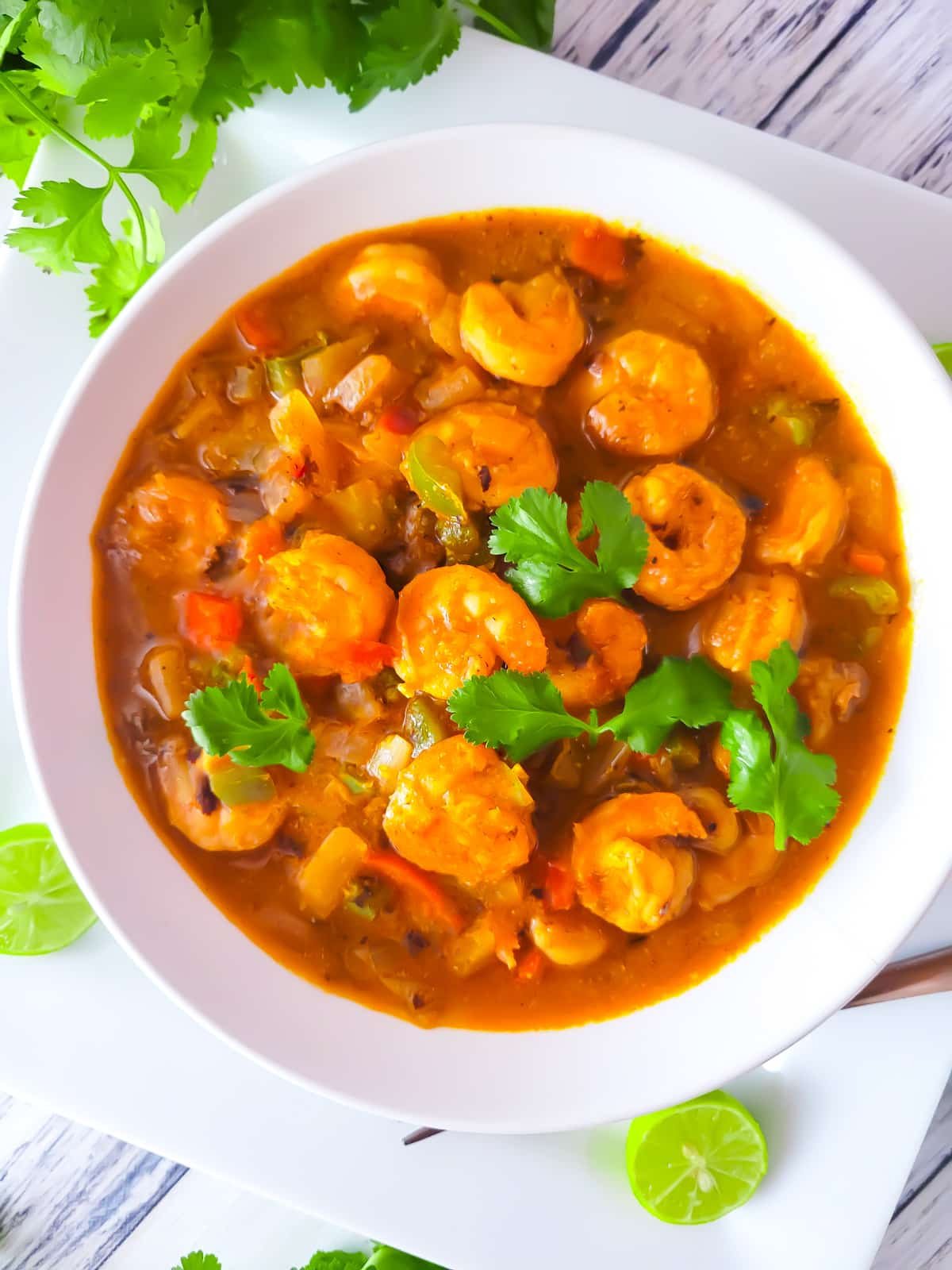 Camarones a la criolla + guarnición 